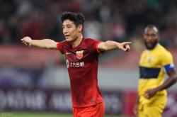 开云app-中国足球的悲哀！国足前锋本赛季0进球0助攻，却成中国金球奖候选