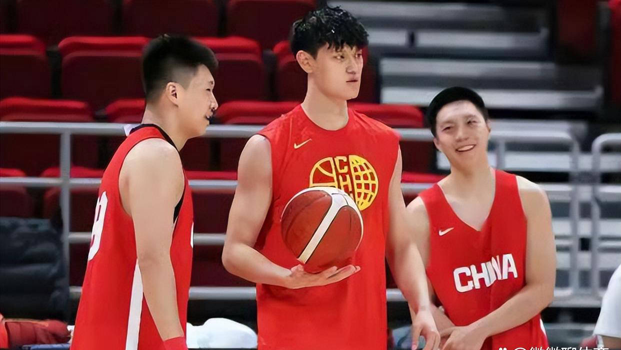 世界杯预选赛焦点战：中国男篮主场迎战韩国，齐心协力力争开门红