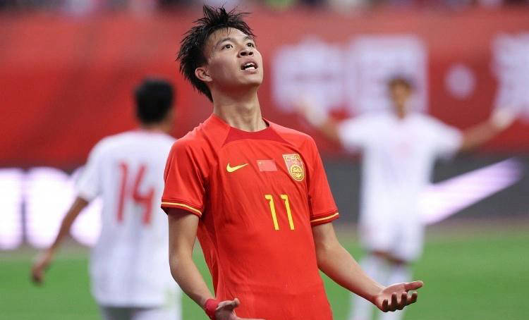 国足迎战FIFA系列赛 引发媒体热议：感谢国际足联助力，别再闭门造车