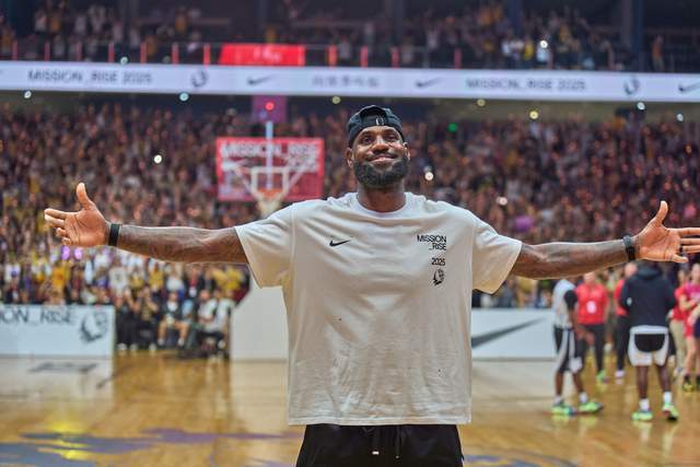 詹姆斯全明星采访实录：我更喜欢东西部对抗赛制 湖人冲冠关键在健康