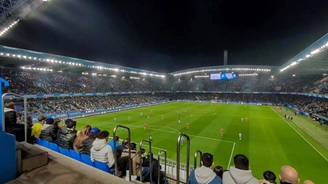 西班牙 | “严重迟到”的拉科鲁尼亚：里亚索球场正滑向世界杯出局边缘