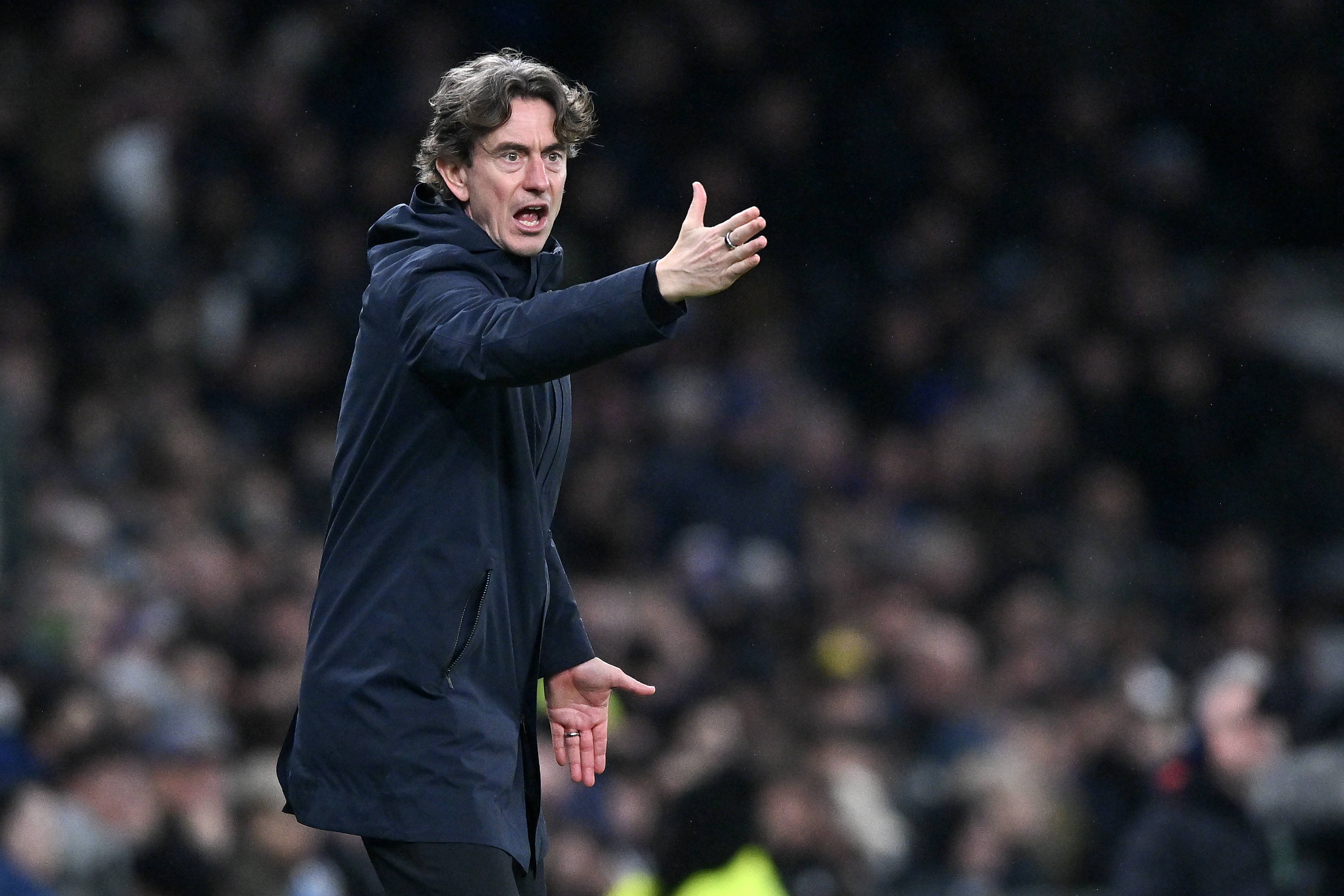 （体育）足球——英超：曼城平热刺